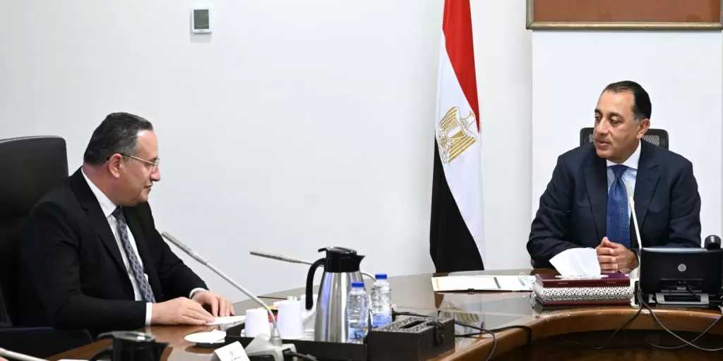 رئيس الوزراء يتابع جهود تطوير منظومة عمل الطلاب الوافدين