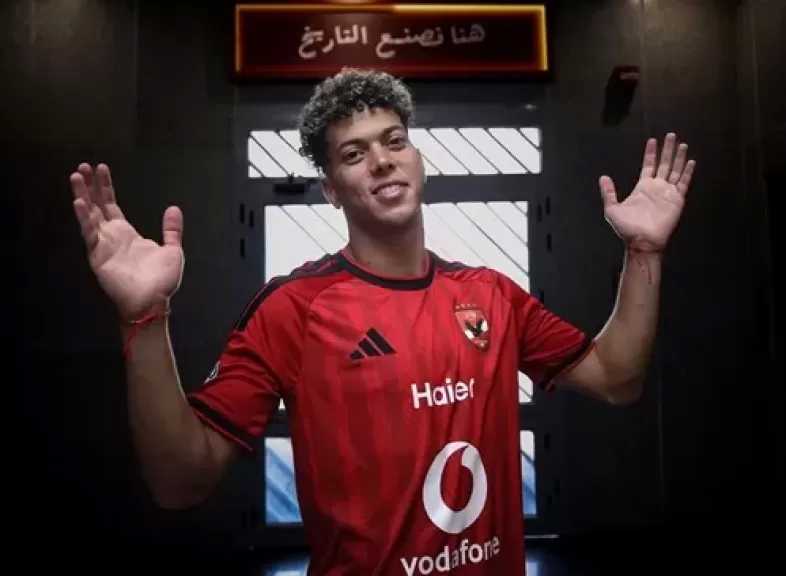 «لإرضاء الأهلي» إمام عاشور ينكر علاقته بآدم وطني