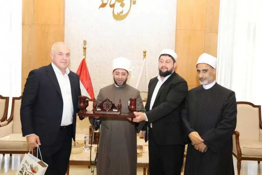 وزير الأوقاف يستقبل وفدًا من داغستان بمسجد مصر الكبير