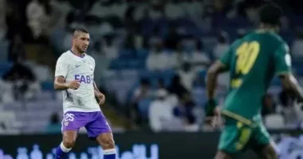 العين ضد النصر.. رامى ربيعة يقود دفاع العين فى الدورى الإماراتى