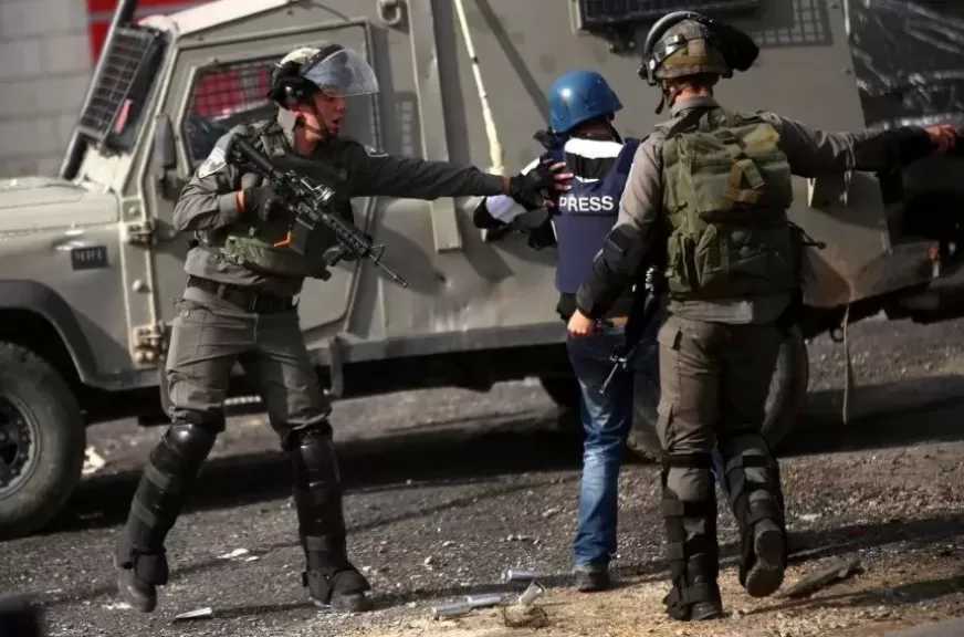 العفو الدولية تطالب الاحتلال بالكشف عن مصير صحفيين فلسطينيين اعتقلهما قبل نحو 3 سنوات