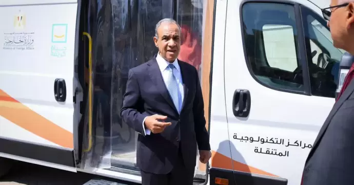 وزير الخارجية يتفقد سير العمل بعدد من قطاعات الوزارة