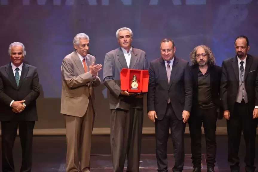 د. عبد العزيز قنصوة: اجتماع هذا العدد من الفنانين والمسرحيين والباحثين في القاهرة يحمل رسالة تؤكد قدرة الفن على جمع البشر