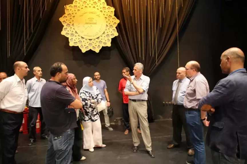 استعدادا لاستقبال الجمهور.. رئيس الأوبرا يتفقد مسرحي الجمهورية والموسيقى العربية