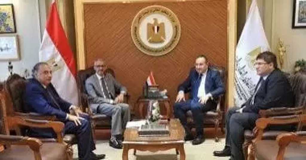 وزير التعليم العالي يلتقي المدير العام للألكسو لبحث تعزيز التعاون في مجالات التعليم والبحث العلمي والتدريب