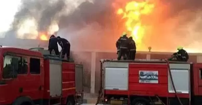 حريق بمصنع كرتون خلف سوق العبور.. 9 سيارات إطفاء و6 إسعاف للسيطرة على النيران