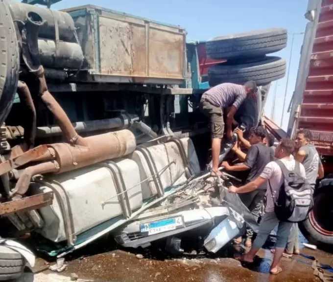 مصدر أمني: صور حادث تصادم السيارات على الطريق الصحراوي تعود لشهر مضى