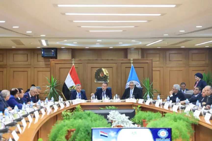 «التعليم» تخاطب الأعلى للجامعات لاعتماد معادلة «LRN» كشهادة بريطانية معتمدة للقبول الجامعي