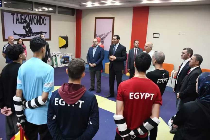 وزير الرياضة يجري جولة تفقدية بالمركز الأولمبي لمتابعة تدريبات واستعدادات الفرق والمنتخبات