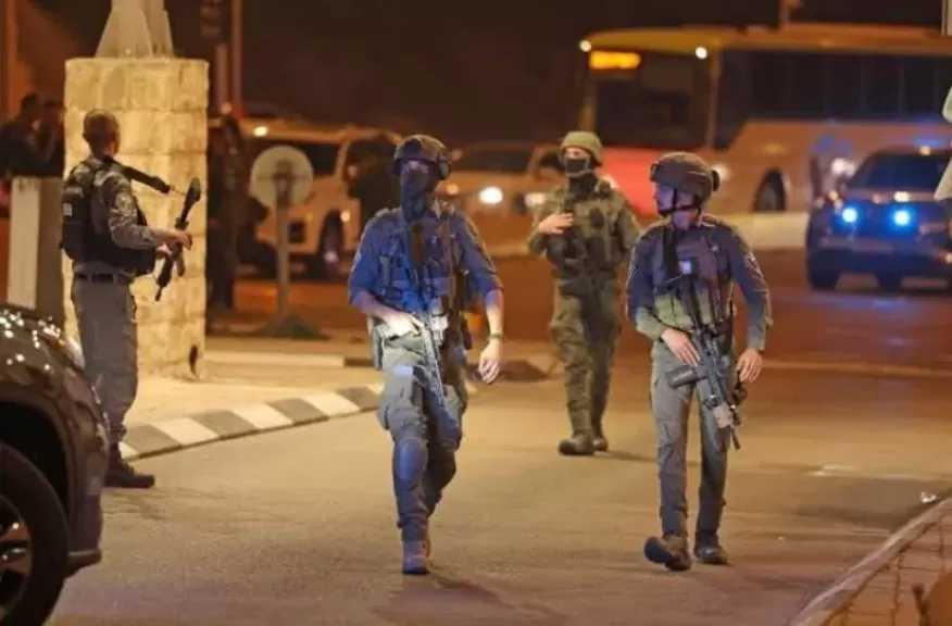 جيش الاحتلال الإسرائيلي يقتحم بلدتين ويجرف 27 دونما من أراض زراعية بالضفة الغربية