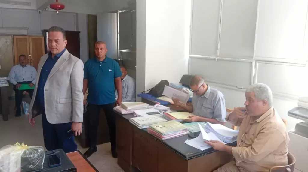 محافظ أسيوط: متابعة ميدانية مستمرة لأداء الإدارات بالوحدة المحلية لمركز أسيوط.. صور