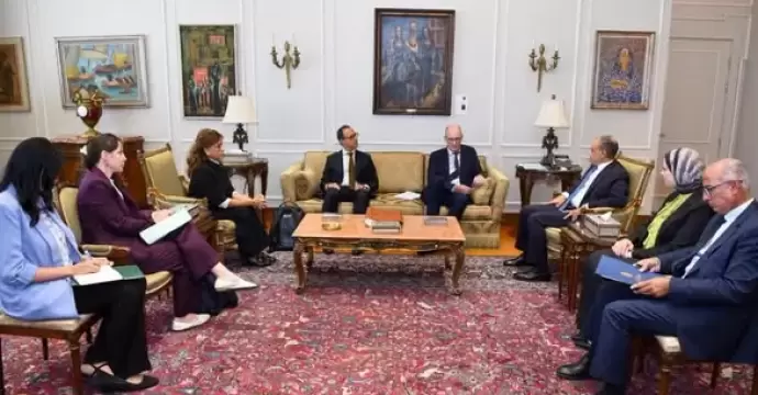 وزير الخارجية يستقبل نائب رئيس البنك الأوروبي لإعادة الإعمار والتنمية