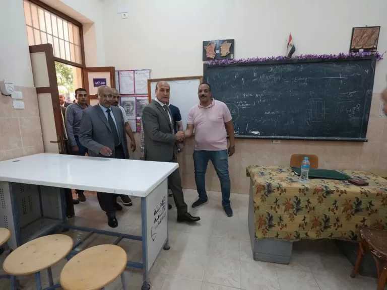 محافظ أسيوط يتفقد جاهزية المدارس لانطلاق العام الدراسي الجديد.. صور