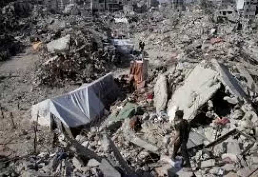الاحتلال الإسرائيلي يستهدف النازحين في مخيم جباليا