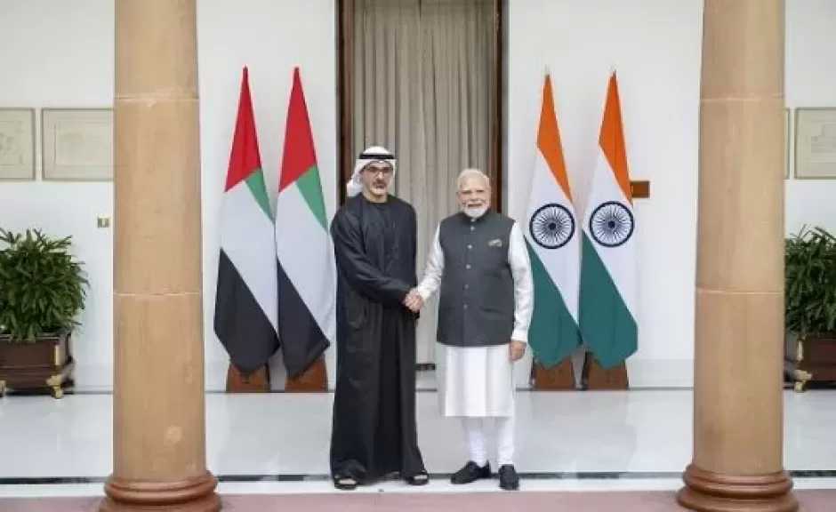 ولي عهد أبوظبي ورئيس الوزراء الهندي يبحثان العلاقات الثنائية وسبل تعزيزها