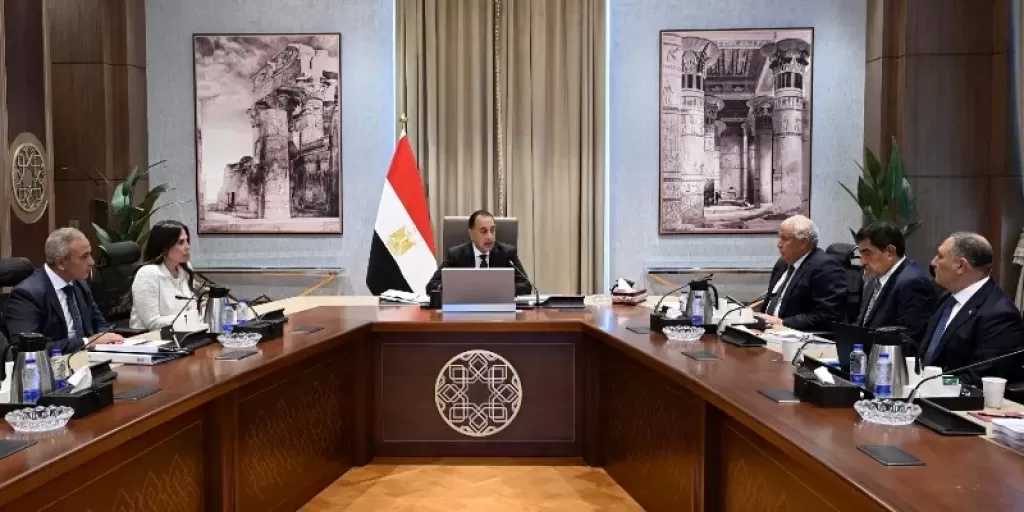 رئيس الوزراء يُتابع جهود تنمية وتطوير الساحل الشمالي الغربي
