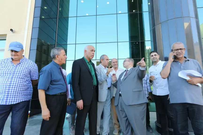 رئيس جامعة كفر الشيخ يتابع أعمال تجهيز المبنى الجديد للجامعة الأهلية.. صور