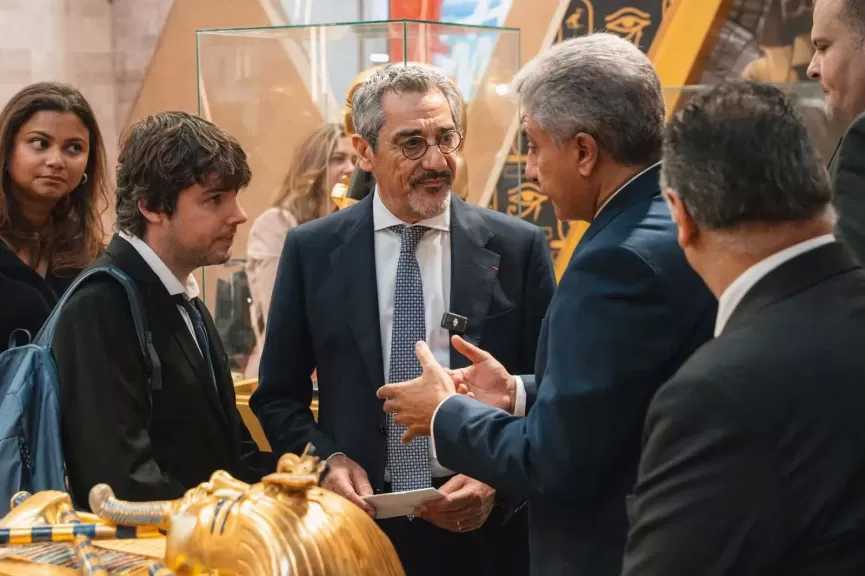 وزير السياحة والآثار يستقبل نظيره الفرنسي بالجناح المصري في معرض IFTM Top Resa بباريس