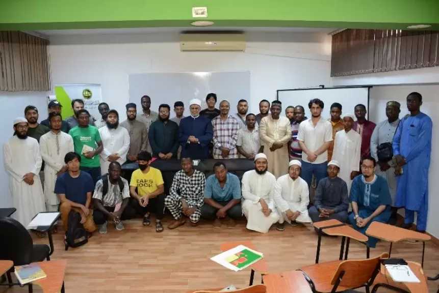 خريجو الأزهر تحصّن الناشئة من التطرف الرقمي.. والشرقاوي: التواصل الفعّال خط الدفاع الأول| صور