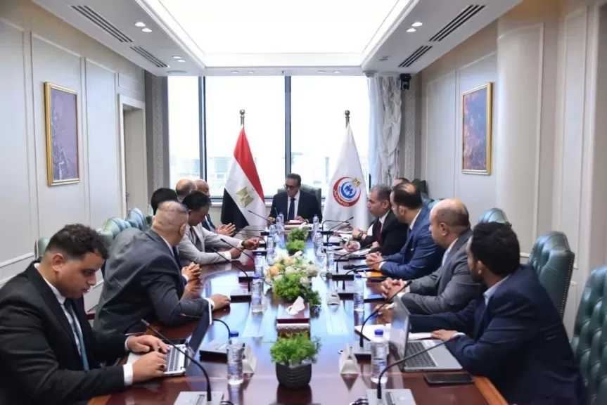 وزير الصحة يشهد توقيع بروتوكول تعاون مع شركة الأهلية هيلث كير لتوفير روبوتات جراحات المفاصل وتدريب الجراحين
