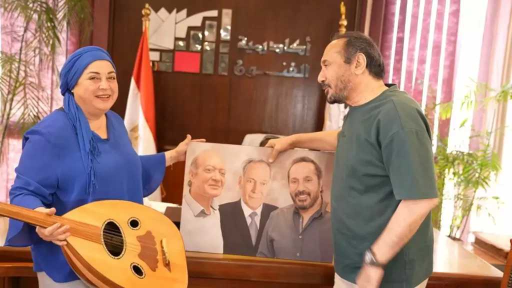أهداه عددا من المقتنيات.. علي الحجار: متحف أكاديمية الفنون للموسيقى العربية خطوة مهمة لتوثيق تاريخ الموسيقى