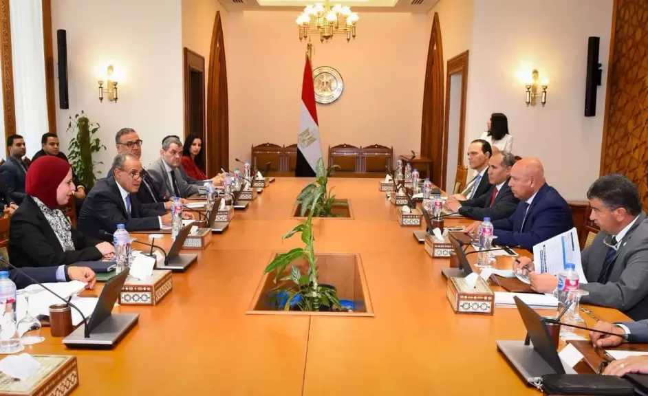 وزير الخارجية يبحث مع وزير النقل مشروعات التنمية في قطاع النقل