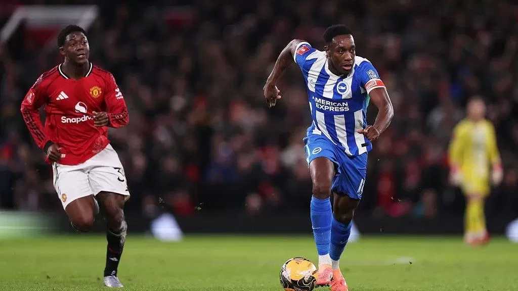 مانشستر يونايتد يودع كأس الرابطة بخسارة درامية وسط جماهيره