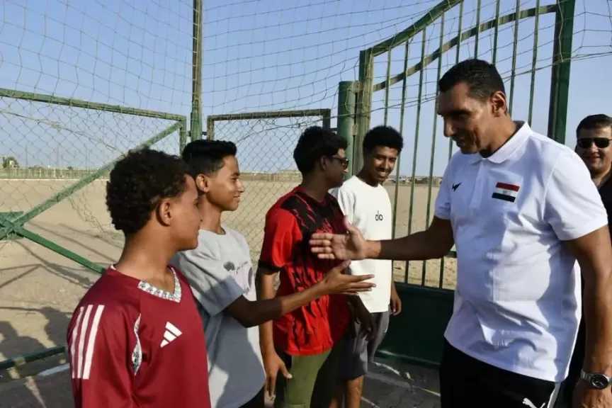 وزير الشباب والرياضة ومحافظ البحر الأحمر يتفقدان مركز شباب الشلاتين ويتابعان الأنشطة المقدمة للنشء والشباب