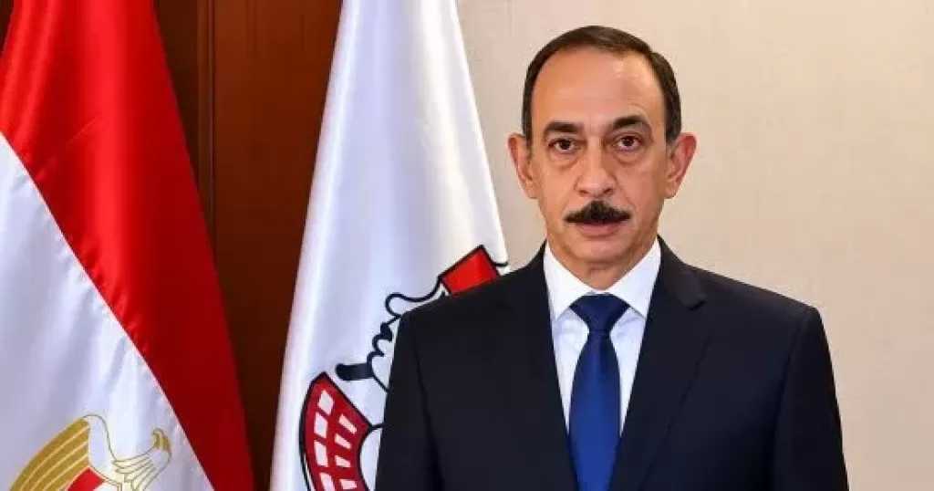 محافظ سوهاج يُصدر حركـة تنقلات محدودة للقيادات المحلية ورؤساء القرى
