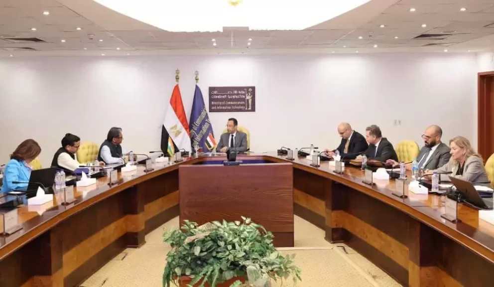 وزير الاتصالات وتكنولوجيا المعلومات يبحث مع سفير الهند بالقاهرة تعزيز التعاون