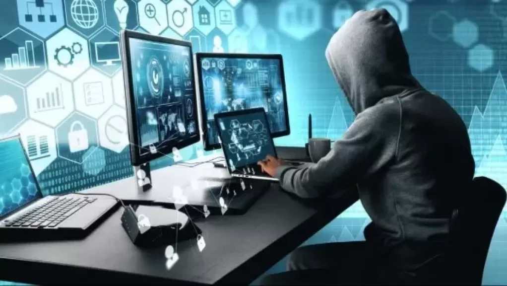 «تنظيم الاتصالات» يكشف مهلة الـ 3 أشهر للمنصات.. والذكاء الاصطناعي أداة للتحقق من أعمار الأطفال
