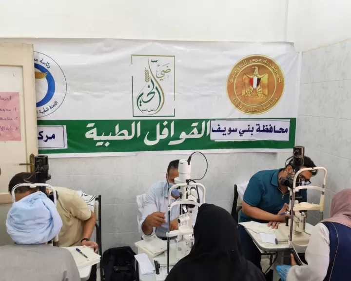رئيس الوزراء يستعرض نتائج قافلة طبية شاملة بقرية إقفهص