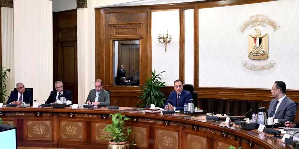 مدبولي يناقش عددًا من محاور العمل الاقتصادية للفترة المقبلة
