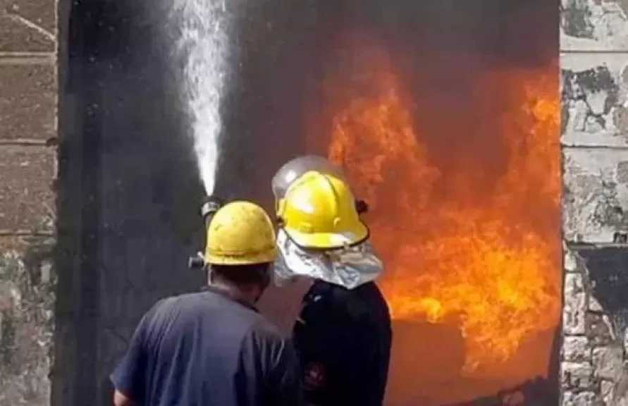 إصابة 5 عمال في حريق مصنع أخشاب بأكتوبر.. والحماية المدنية تسيطر على النيران