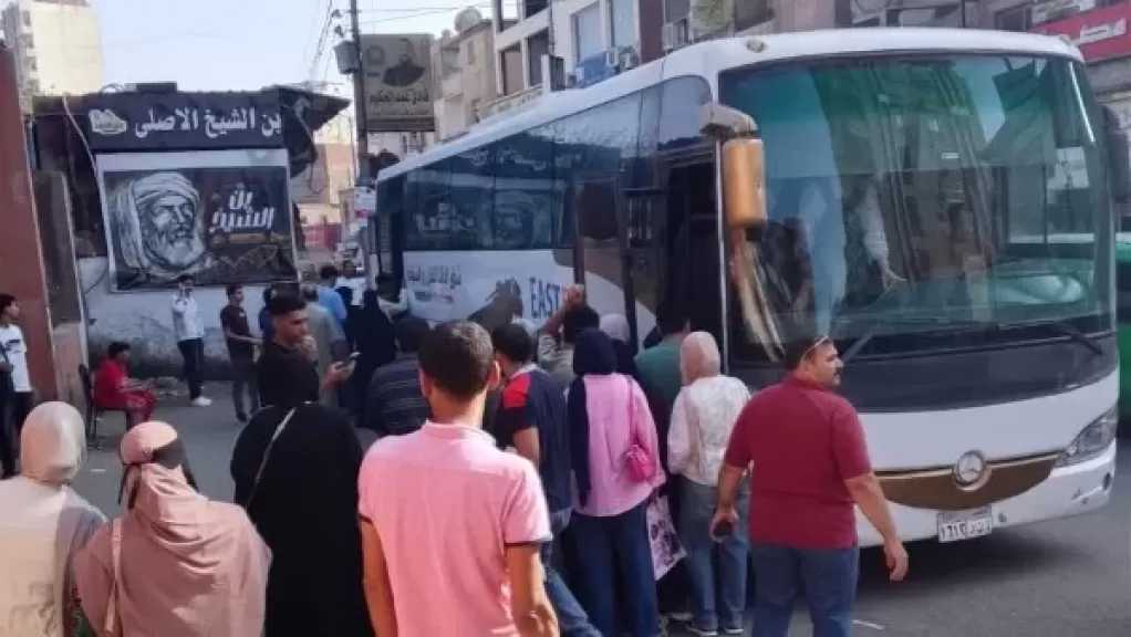 الشرقية: سيارات وأتوبيسات إضافية لنقل الطلاب ومنع التكدسات وتحقيق السيولة المرورية| صور