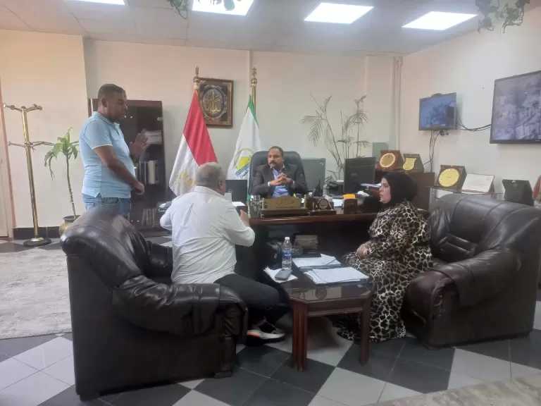 عقد اللقاء الأسبوعي لخدمة المواطنين وبحث 10 شكاوى في حي العجوزة بالجيزة