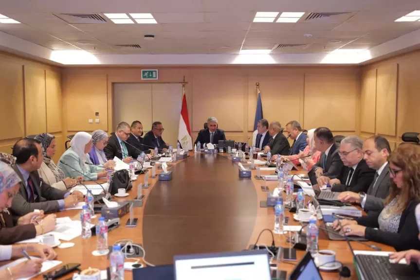 وزير السياحة والآثار يترأس اجتماع مجلس إدارة صندوق دعم السياحة والآثار