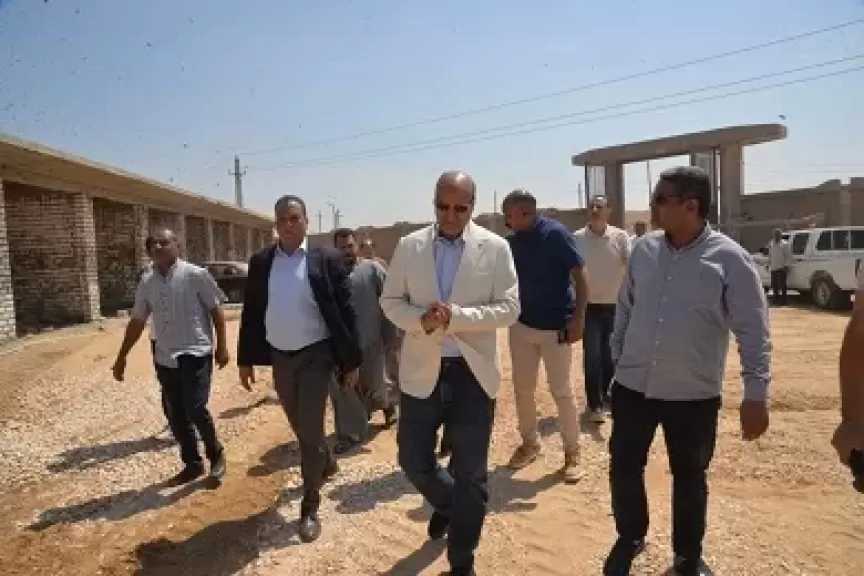 محافظ أسيوط يتابع إنشاء مركز متكامل لإيواء الكلاب الضالة بطريق بني غالب