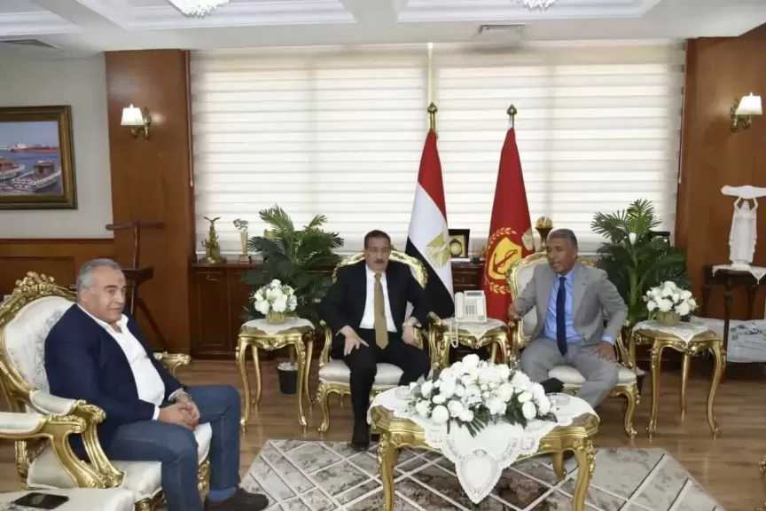 محافظ بورسعيد يوجه بزيادة صناديق القمامة والعمالة وتعزيز منظومة الجمع المنزلي