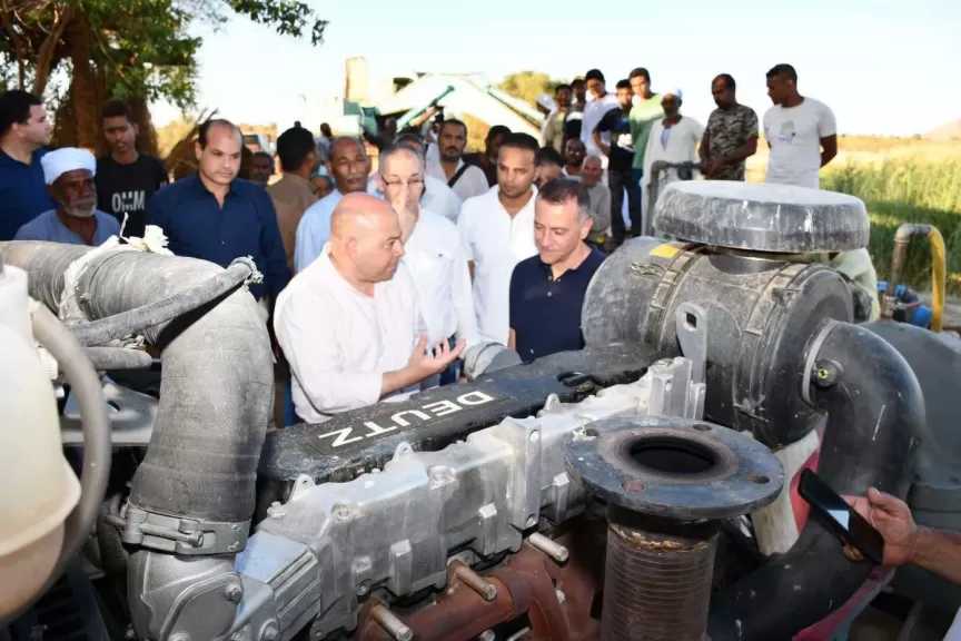 محافظ أسوان يستجيب لمزارعي «بشاير الخير» ويوجه بإصلاح طلمبة الري