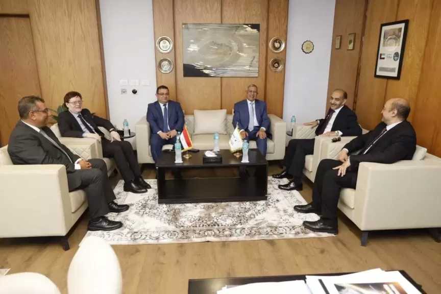 الرئيس التنفيذي لوكالة الفضاء المصرية يبحث التعاون مع رئيس الأكاديمية العربية للعلوم والتكنولوجيا والنقل البحري
