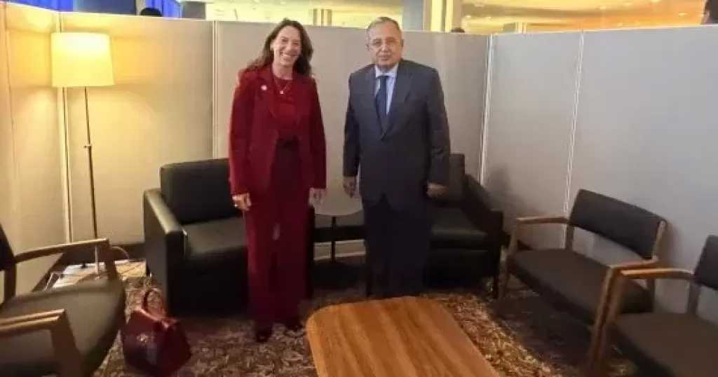 أمين عام الجامعة العربية يُشدد على ضرورة توفير الحماية للأطفال في مناطق التوتر والنزاعات