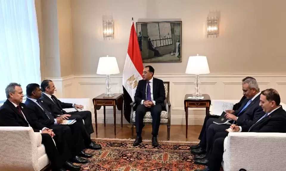 رئيس الوزراء يلتقي وفد شركة «شيفرون» العالمية