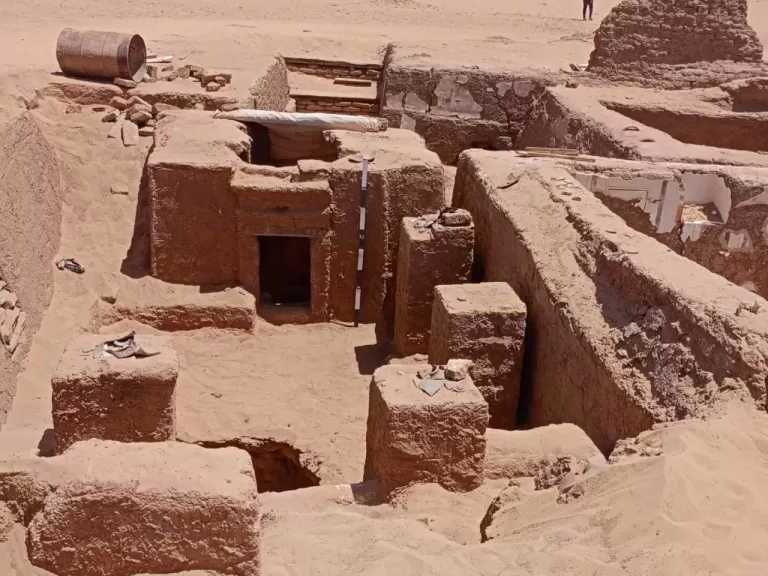 كشف أثري جديد بمنطقة بئر الشغالة بالواحات الداخلة بالوادي الجديد