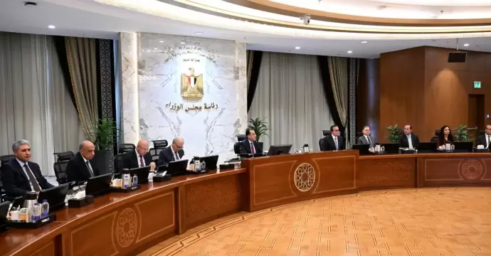 رئيس الوزراء يوجه بزيادة المخزون الاستراتيجي من السلع الاستراتيجية والمنتجات البترولية في ظل الأوضاع الراهنة غير المستقرة